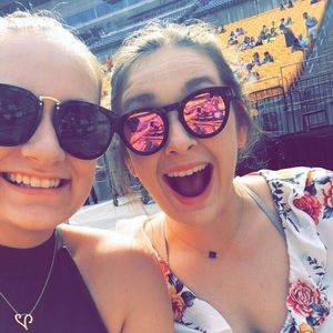 Meet your Posher, Victoria